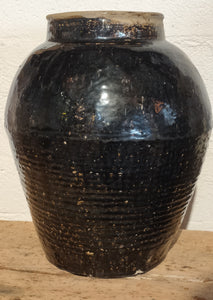 Ancienne jarre en céramique