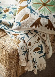 Plaid en coton brodé Suzani