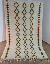Charger l&#39;image dans la visionneuse de la galerie, Tapis berbère en pure laine
