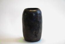 Charger l&#39;image dans la visionneuse de la galerie, Poterie Sejnane noire terre cuite Classée à l&#39;UNESCO
